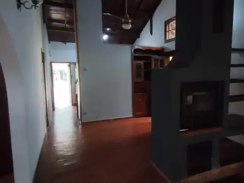 Casa en Venta con 4 cocheras
