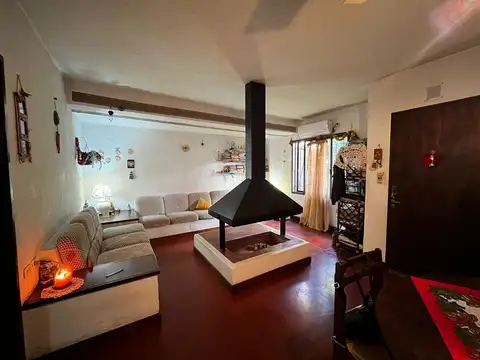Venta de PH de 3 amb c/ cochera en condominio - V.Sarmiento