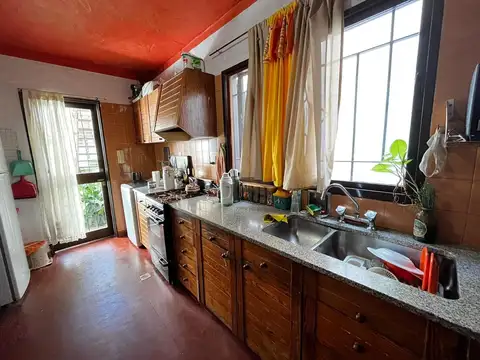 Venta de PH de 3 amb c/ cochera en condominio - V.Sarmiento