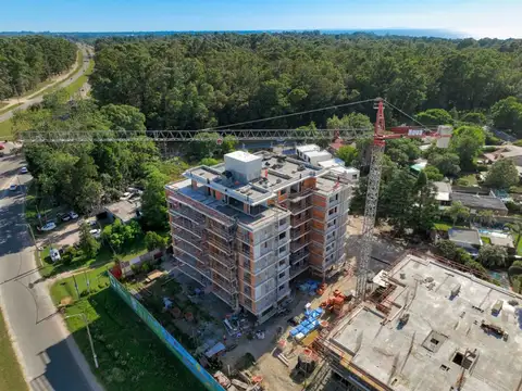 Apto 2 dorm con balcon en obra Barra de Carrasco