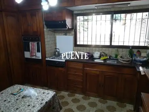 Casa en Venta con 5 cocheras