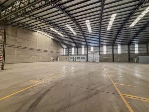 ALQUILER - DEPOSITO - MORON - 2400 m2 PARQUE INDUSTRIAL MORON