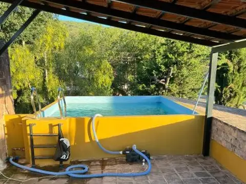Casa 6 ambientes con 2 baños