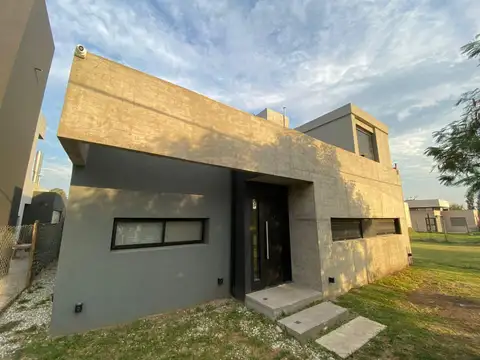 Casa alquiler temporario 4 dormitorios en Roldan