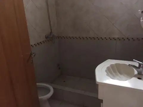 Casa en Alquiler con 1 cochera