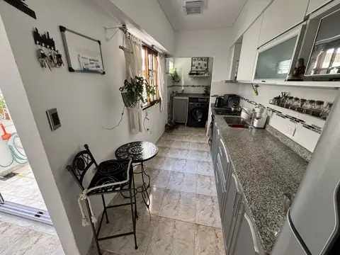 Casa tipo duplex en Barrio Naon