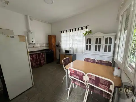 Casa con lote propio en Banfield Este