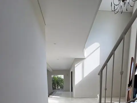 Casa en Alquiler al Sureste