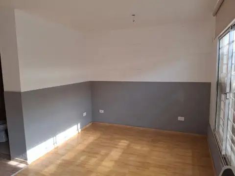 Departamento en Alquiler en Remedios De Escalada, $ 450.000