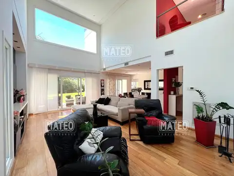 Casa 4 ambientes con 5 baños