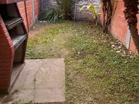 Depto Tipo Casa en Alquiler de 2 dormitorios