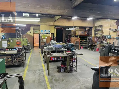 Galpon en Alquiler 40  mts Fondo