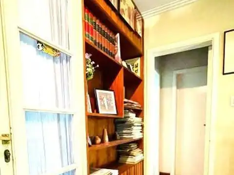 Rondeau e/ Avenida Larrea y Tomas Guido