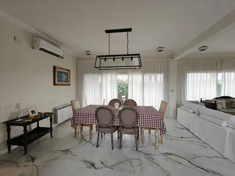 Casa en Venta en Los Jazmines, USD 449.000