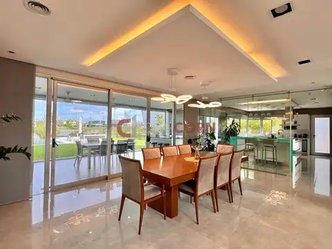 Venta Casa 8 AMB fondo al agua, Terravista, Gral Rodríguez