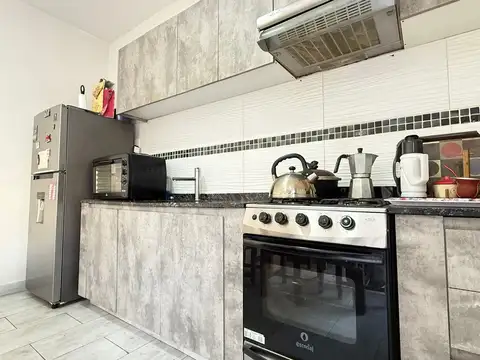 VENTA DE CASA  3 AMB CON COCHERA- VALENTIN ALSINA