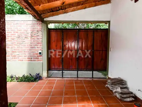 Casa 5 ambientes con 1 baño