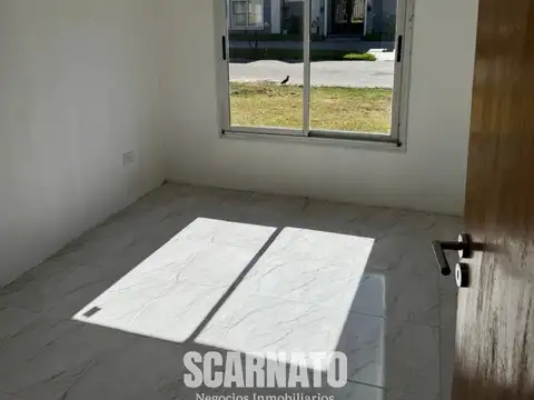 Casa en Alquiler con 1 cochera