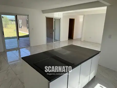 Casa 5 ambientes con 3 baños