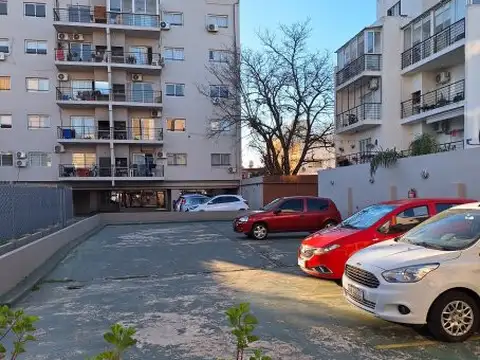 Tres cocheras fijas descubiertas en PB, se venden separadas o juntas.