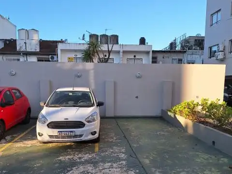 Tres cocheras fijas descubiertas en PB, se venden separadas o juntas.