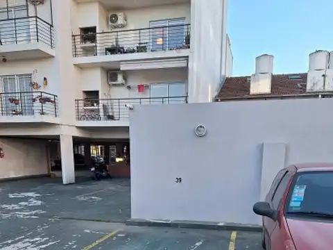 Tres cocheras fijas descubiertas en PB, se venden separadas o juntas.