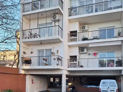 Tres cocheras fijas descubiertas en PB, se venden separadas o juntas.