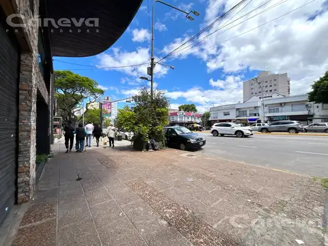 Galpon en Venta 30  mts Fondo