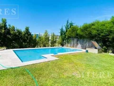 Casa en Alquiler Temporal con 2 cocheras