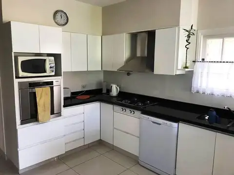 Casa 6 ambientes con 6 baños