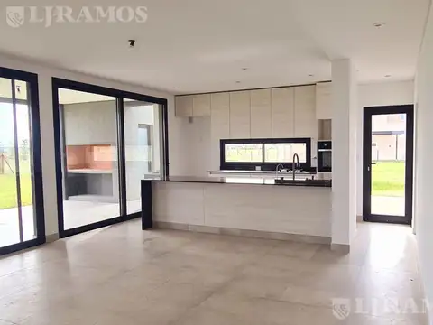 Casa en Venta a estrenar con Pileta y vistas abiertas INTERNA NATIVAS PGA