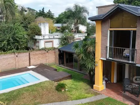 CASA CON 3 DORMITORIOS Y 3 BAÑOS . BARRIO LA CUESTA