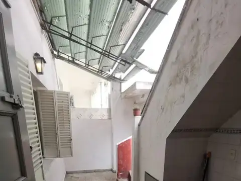 Llavallol 2300, Piso pb