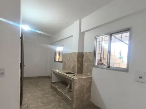 MONOAMBIENTE 20m2 AV. LOPEZ Y PLANES A PASOS DEL CENTRO