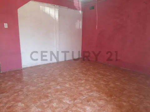 Casa 6 ambientes con 1 baño