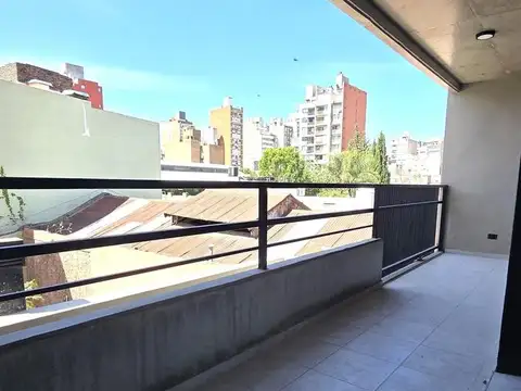 Maipú y Pasco. 3º Piso C.