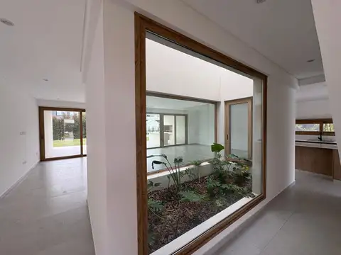 Casa en Venta en Benavidez, USD 725.000