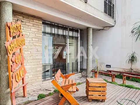 Venta casa sobre calle Alcorta  - Uso Comercial .