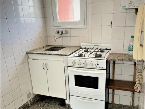 Monoambiente muy luminoso con balcon y vista abierta