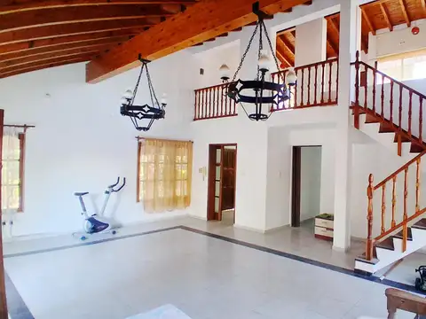 Casa 3 ambientes con 2 baños