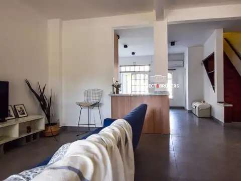 Casa 5 ambientes con 2 baños