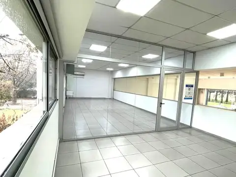 Local en Av. Fuerza Aerea frente a Liceo Aeronáutico