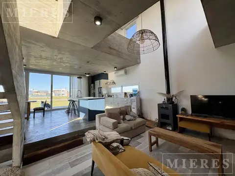 Casa 4 ambientes con 3 baños