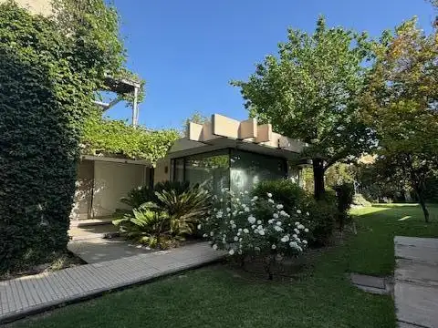 Casa en Alquiler en Villa Nueva De Guaymallen, $ 2.000.000
