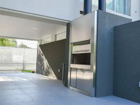 CASA DE DOS DORMITORIOS EN VENTA