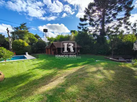 Casa en Venta con 4 cocheras
