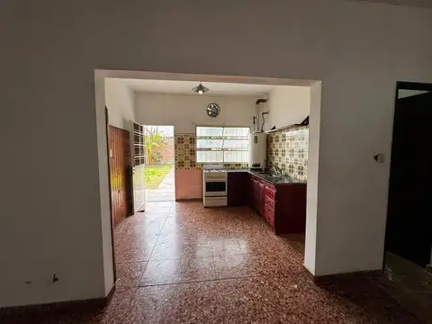 ALQUILER DE CASA EN VARELA CENTRO