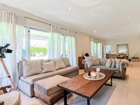 Venta Casa Country San Carlos Lote 802 m² San Eduardo Pileta Galería Parrilla Video y Tour Virtual