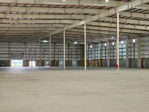 Alquiler de Nave Industrial en Polo industrial Ezeiza de 6.500m2. Excelente estado!