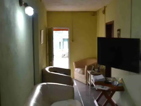 Casa 5 ambientes con 1 baño